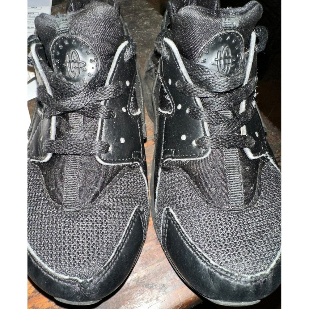 NIKE Huarache Run Low Triple Black Boys Size 13